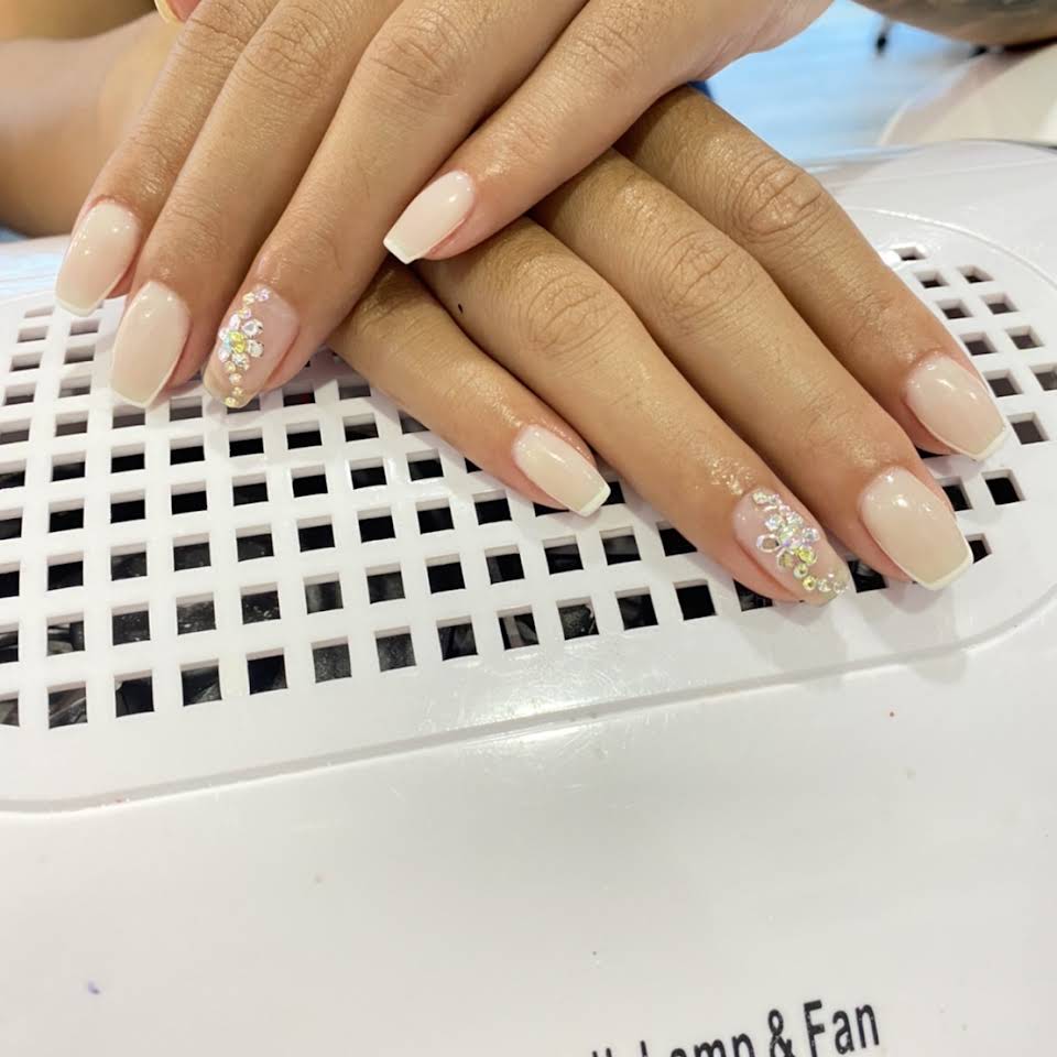 French Manicure with Gel Nails | Extension Nails Acrylic Salon - Koh Samui  | Queen Bee